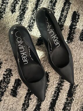 Calvin Klein Black Pointed-Toe Pumps